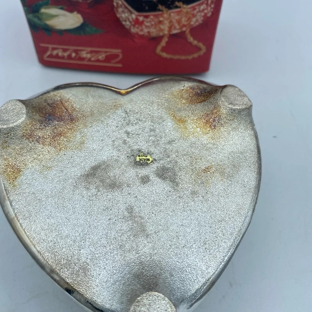VTG Lord & Taylor Silverplate Ornate Heart Shaped jewelry Trinket Box 4x2”